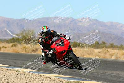 media/Feb-13-2022-SoCal Trackdays (Sun) [[c9210d39ca]]/Turn 7 Inside (1040am)/